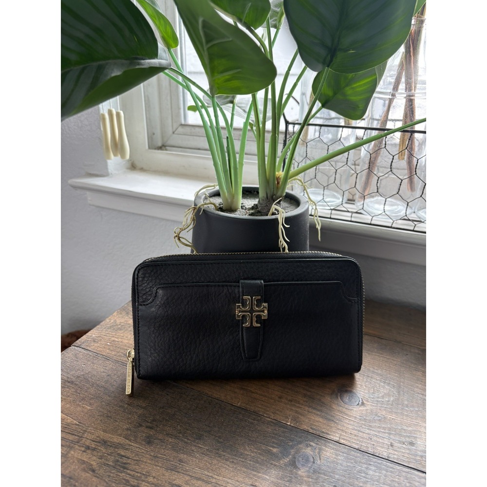Tory Burch Full Zip Leather Black Gold Tone Logo Hardware Designer